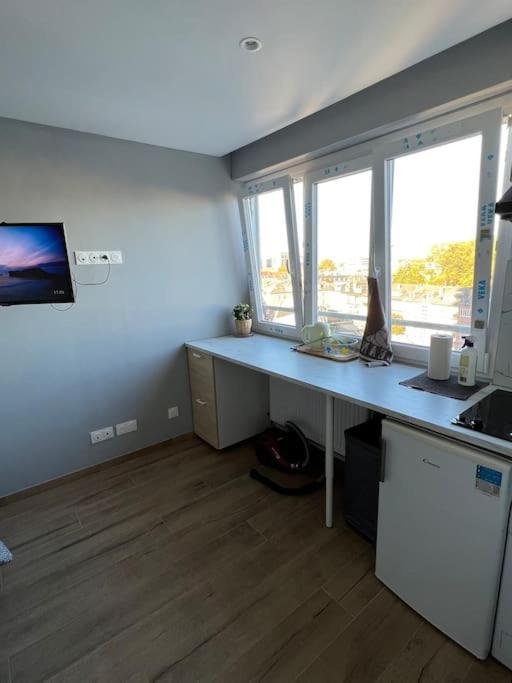 Apartament Super Studio En Face De La Gare De Miluza Zewnętrze zdjęcie