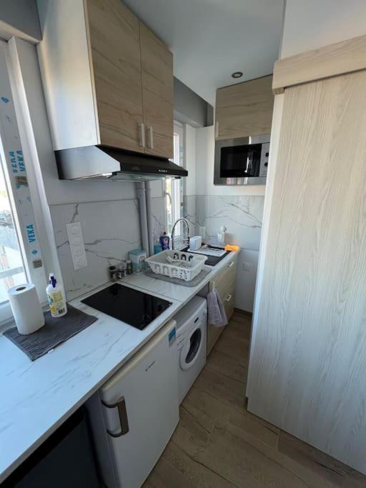Apartament Super Studio En Face De La Gare De Miluza Zewnętrze zdjęcie