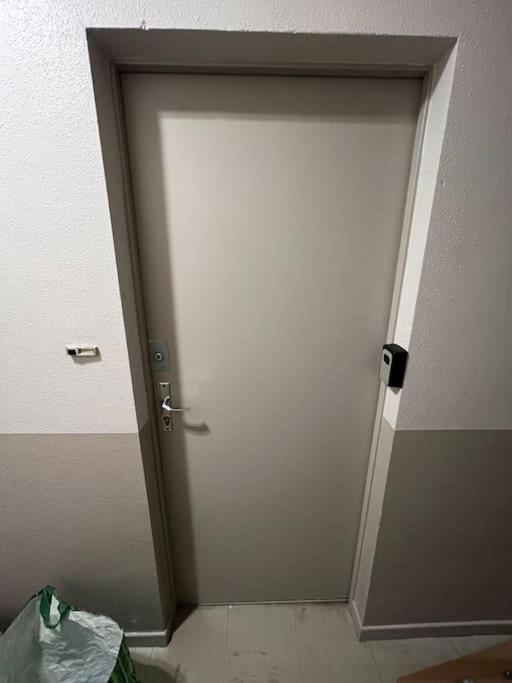 Apartament Super Studio En Face De La Gare De Miluza Zewnętrze zdjęcie