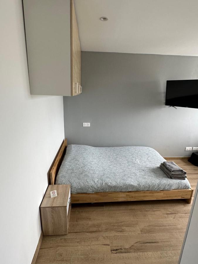 Apartament Super Studio En Face De La Gare De Miluza Zewnętrze zdjęcie
