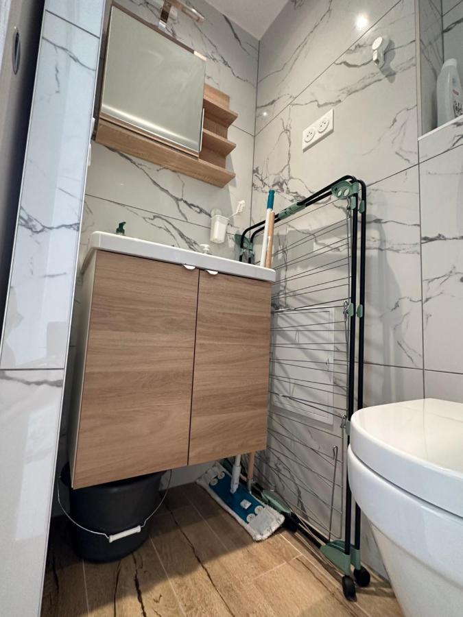 Apartament Super Studio En Face De La Gare De Miluza Zewnętrze zdjęcie