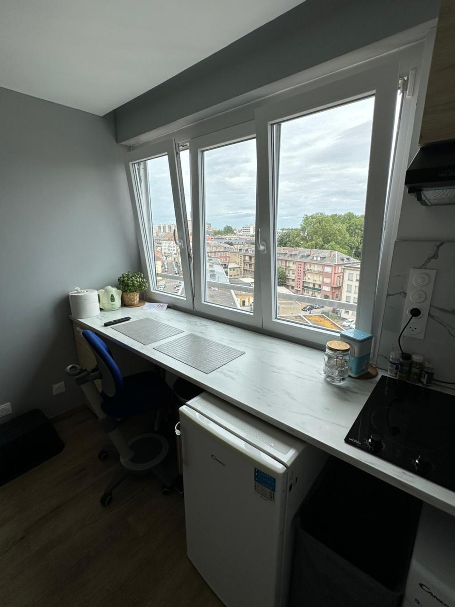 Apartament Super Studio En Face De La Gare De Miluza Zewnętrze zdjęcie
